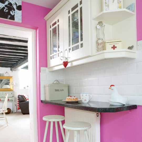 Кухня в розовом цвете - за и против