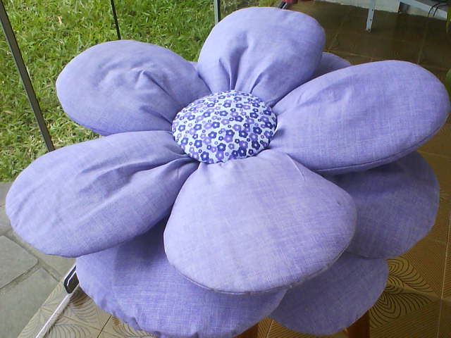 almofada flor lilás (640x480, 45Kb)