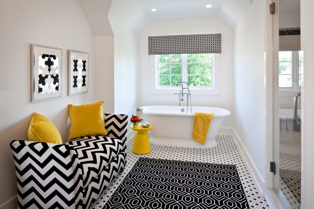 яркие акценты в дизайне черно-белой ванной комнаты