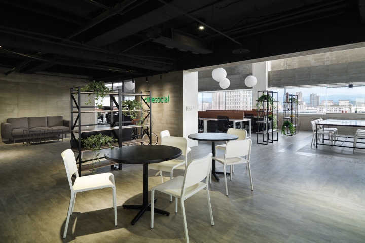 Интерьер офиса в стиле минимализм - дерево, цемент и ПВХ-плитка