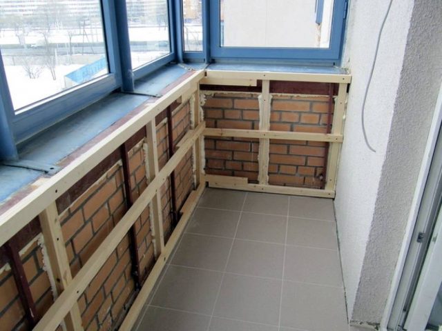 Отделка балкона МДФ-панелями