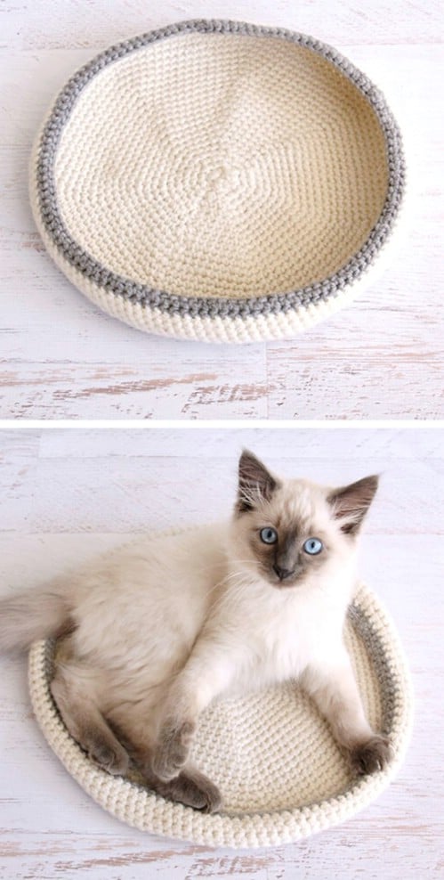 Simple Crochet Cat Bed