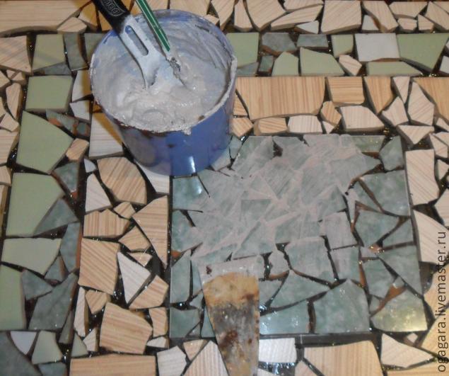 Мозаичный столик: превращение старого стола в красивый предмет интерьера, фото № 5