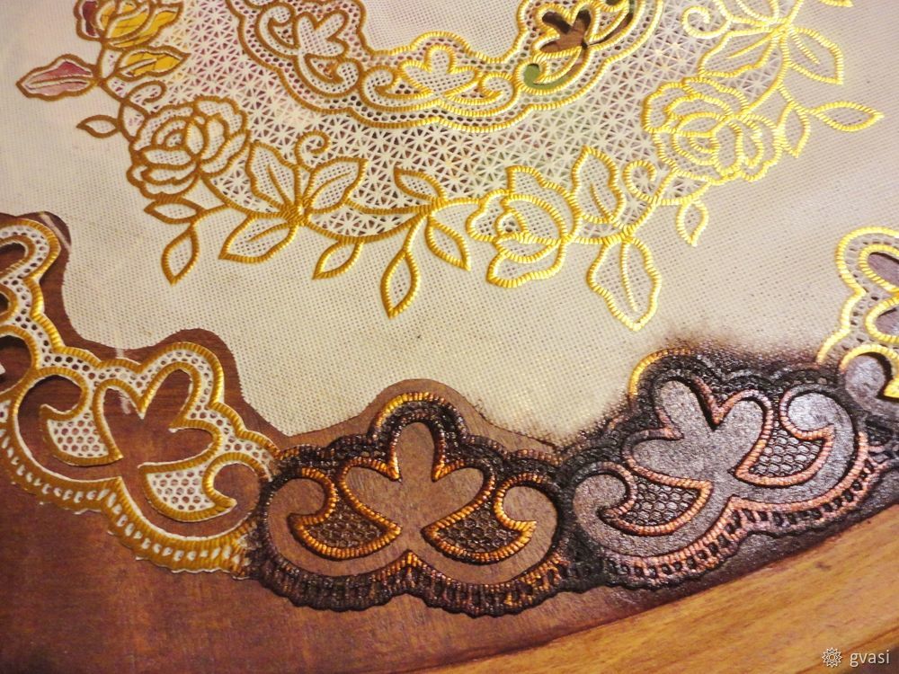 Новая жизнь старого стола: расписываем столешницу с использованием схемы старинной вышивки, фото № 17