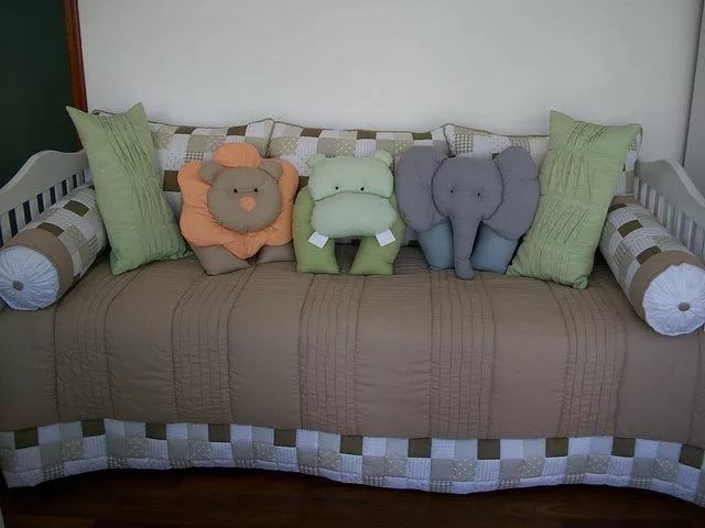 Декоративные подушки для создания уюта в детской комнате: идеи для творческих мам, фото № 3