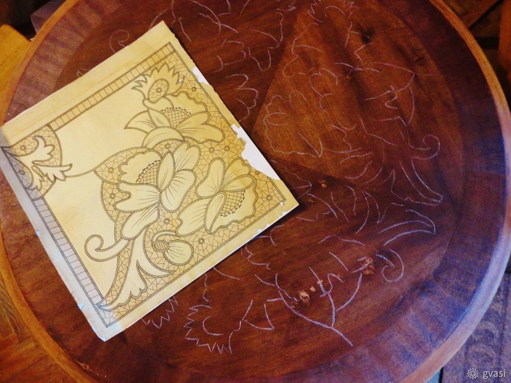 Новая жизнь старого стола: расписываем столешницу с использованием схемы старинной вышивки, фото № 4