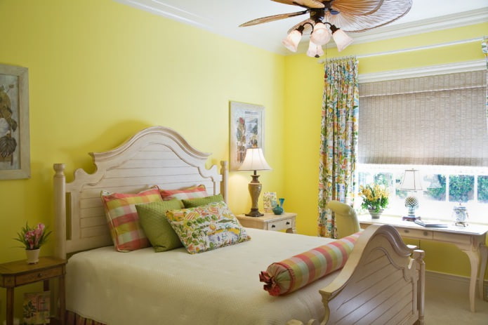 Бежево-желтая спальня