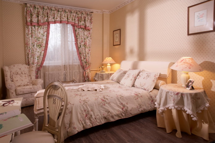 ламбрекены в спальне в стиле прованс