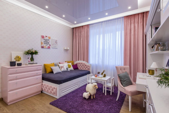 Розово-сиреневая комната для девочки