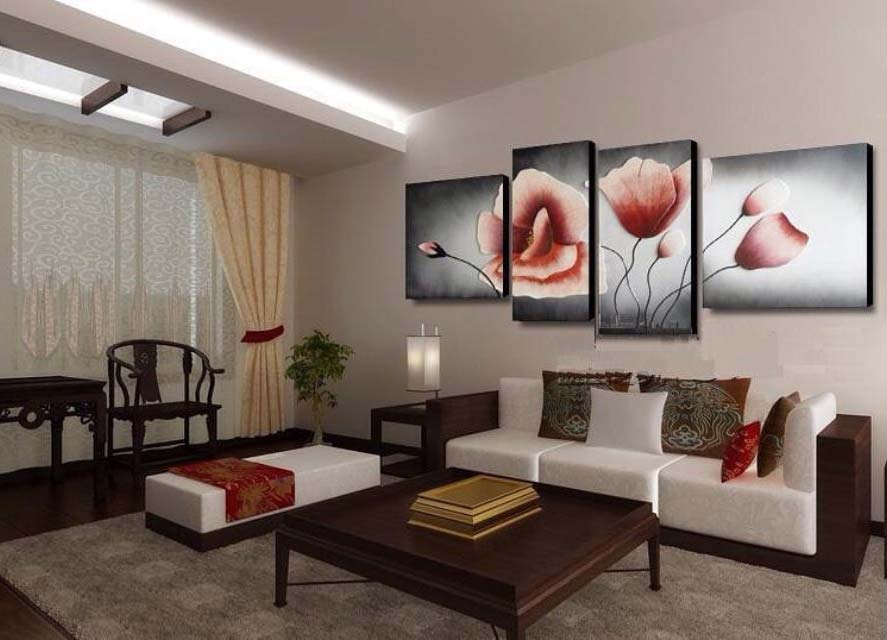 Картины в интерьере гостиной больше простора