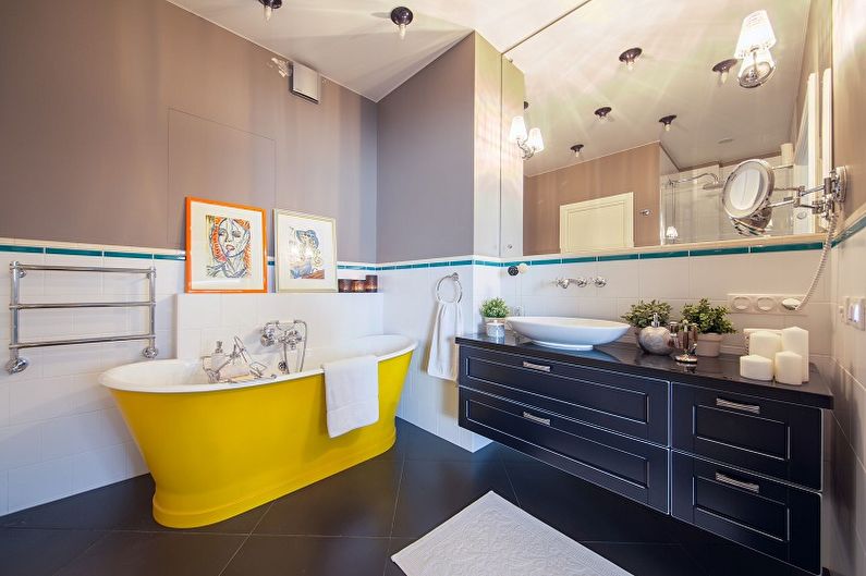 Желтая ванна в интерьере современного санузла