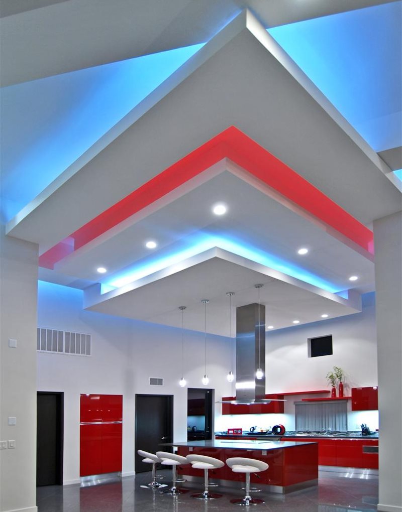 Светодиодная подсветка многоуровневого потолка кухни в стиле хай тек