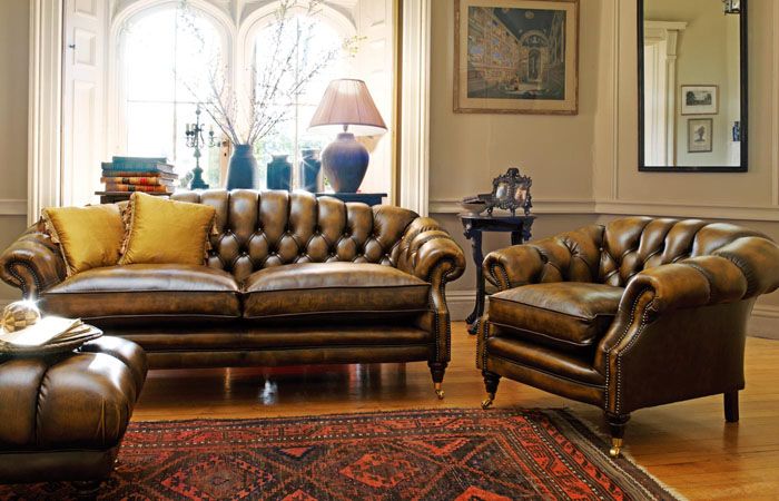 В современных вариациях форма дивана может немного отличаться от классической