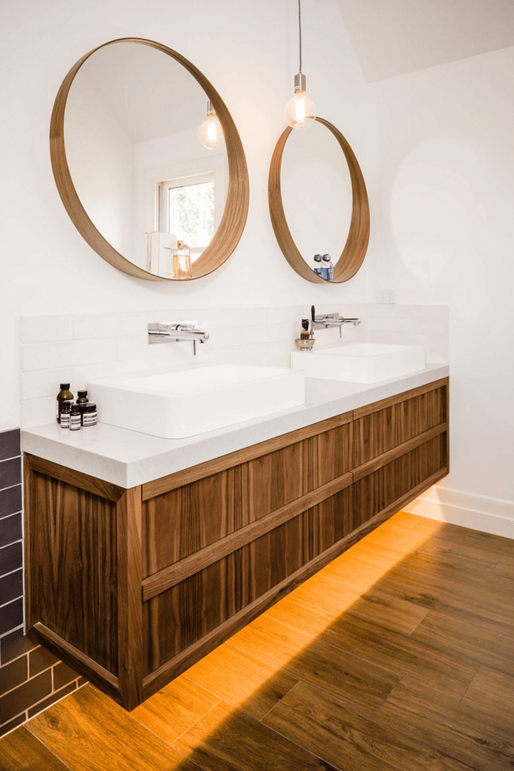 Оригинальный дизайн зеркала в интерьере ванной комнаты - Фото 9
