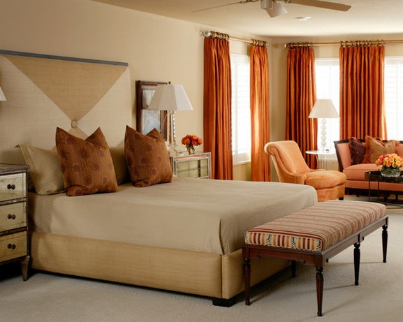 оранжевые портьеры для современной спальни