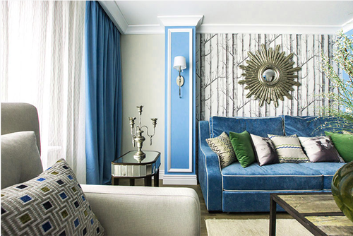 Синий диван и синие шторы в интерьере