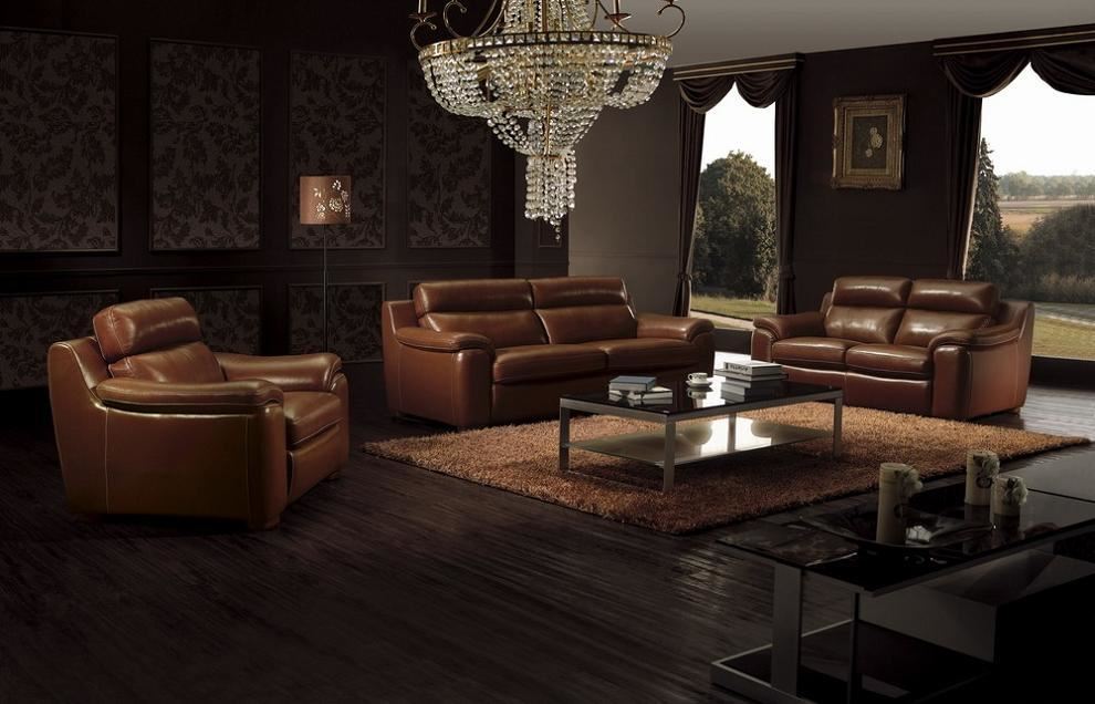 Кожаные кресла и диван коричневого цвета