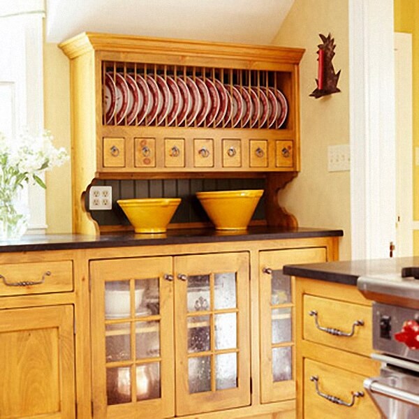 Кухонный шкаф с сушилкой для тарелок открытого типа