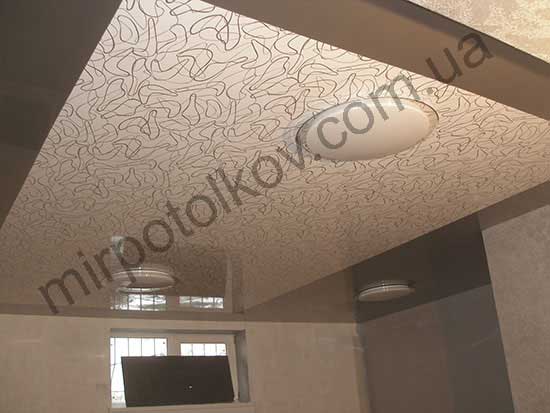 коричневый короб светлый натяжной потолок