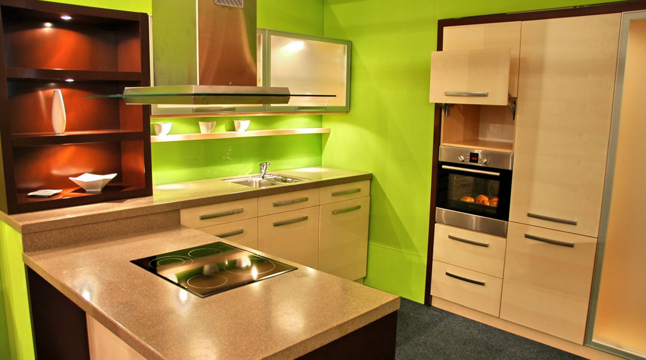 Кухня в кремово-зеленом цвете