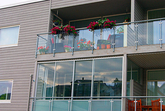 Интерьер балкона в квартире, отделка маленького балкона