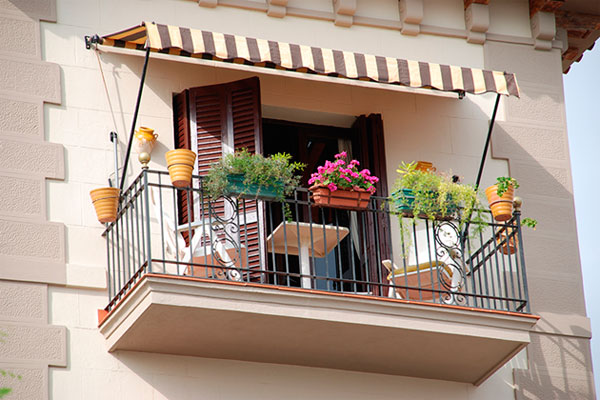 пол на балконе из керамической плитки