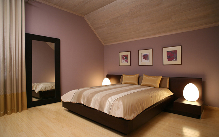 деревянная вагонка для потолка в спальне