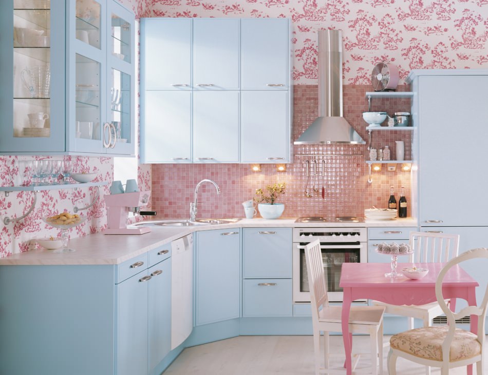 Розовый, голубой и белый цвета в интерьере кухни