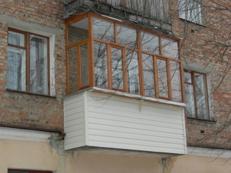 Остекление балкона в «хрущевке»