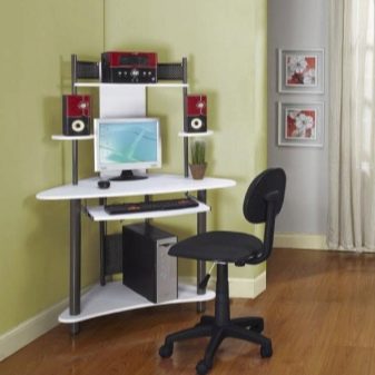 Какими должны быть размеры компьютерного стола? 