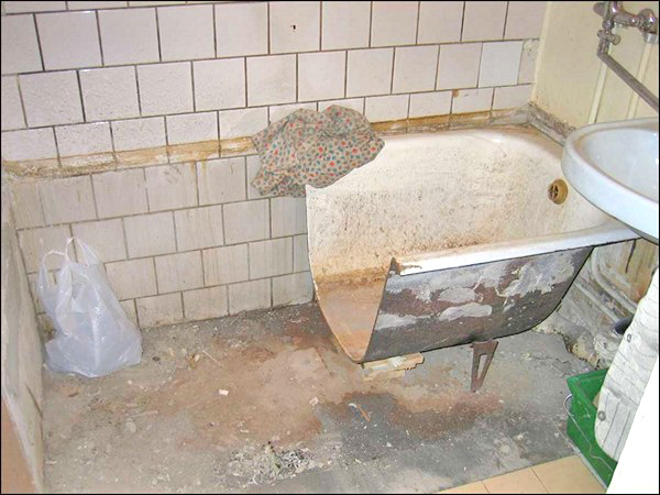 демонтажные работы в ванной комнате фото