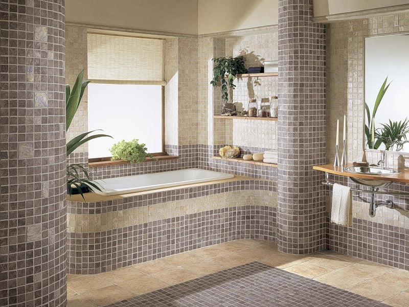 ванная с серой мозаикой