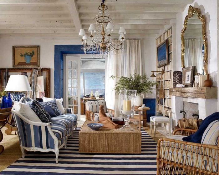 Красивая гостиная в средиземноморском стиле