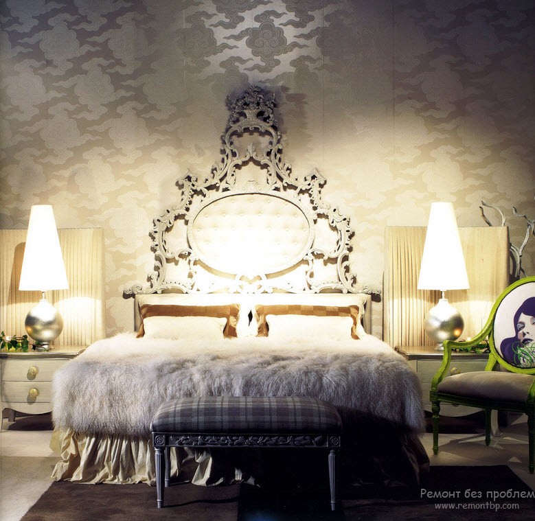 Кровать в стиле барокко с роскошным изголовьем