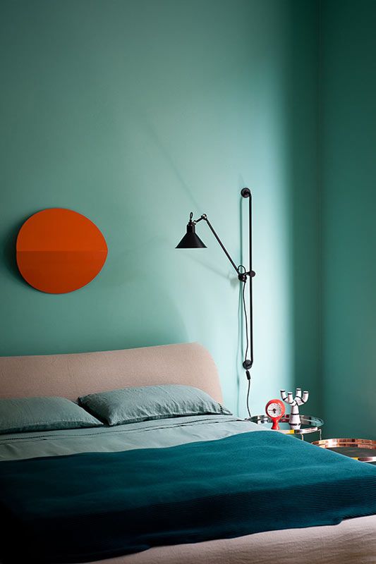 Бирюзовая спальня в стиле минимализм